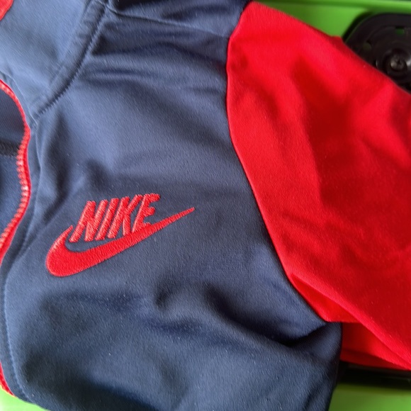 Boys NIKE jacket size 6 …..$30 - Picture 3 of 3